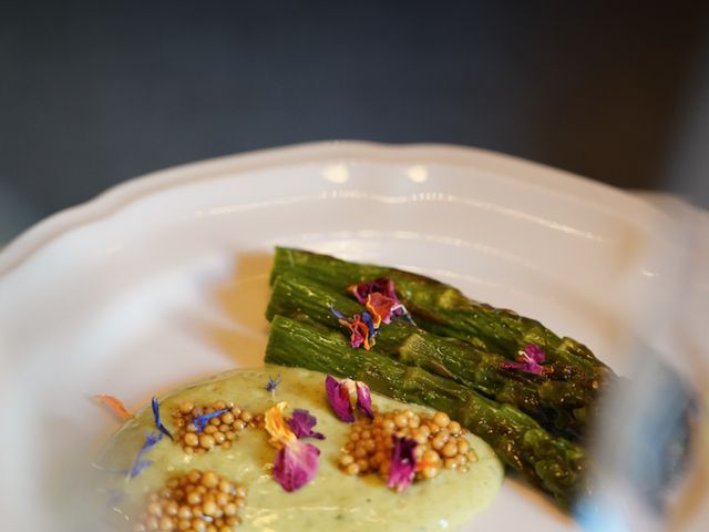 Like An Elephant Asperges & sabayon